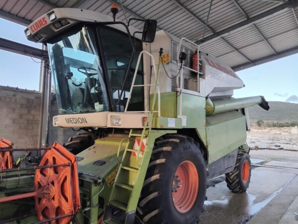 MOISSONNEUSE BATTEUSE CLAAS MEDION 330 – Image 2