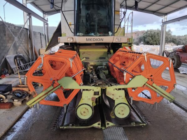 MOISSONNEUSE BATTEUSE CLAAS MEDION 330 – Image 5