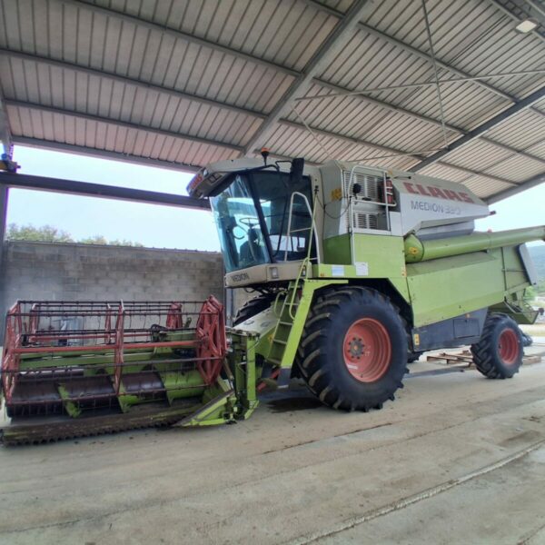 MOISSONNEUSE BATTEUSE CLAAS MEDION 330