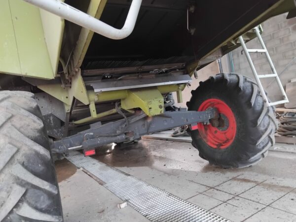 MOISSONNEUSE BATTEUSE CLAAS MEDION 330 – Image 11
