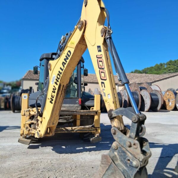 Tractopelle New Holland B100C LR – Image 3