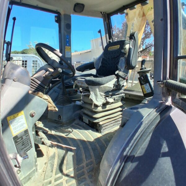 Tractopelle New Holland B100C LR – Image 5